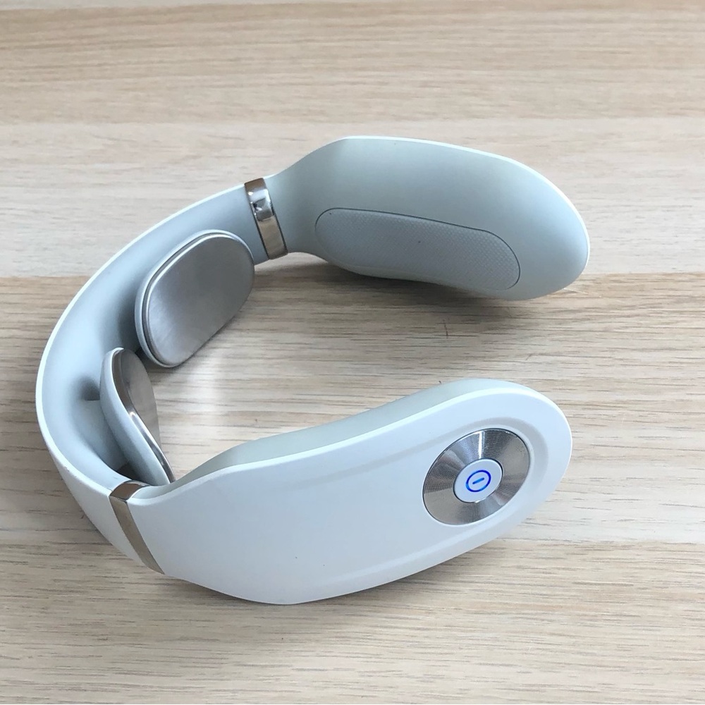Relaxing Neck Massager in White - Picture 1 of 7